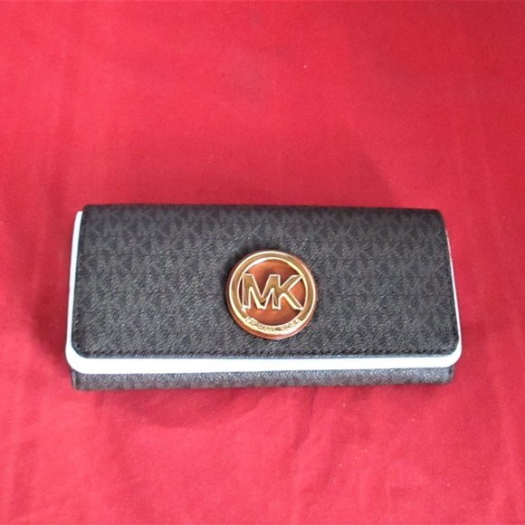 COPY - Michael Kors Fulton Signature Carryall Flap Wallet - Picture 1 of 9